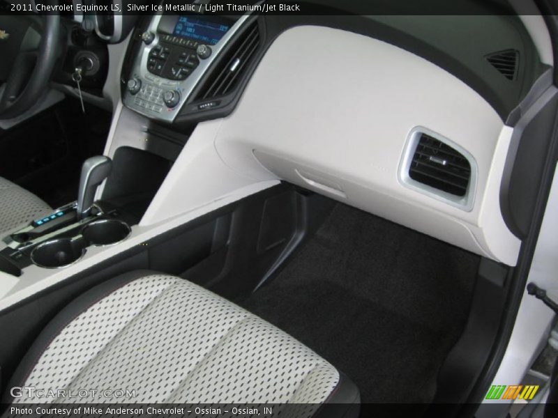 Silver Ice Metallic / Light Titanium/Jet Black 2011 Chevrolet Equinox LS
