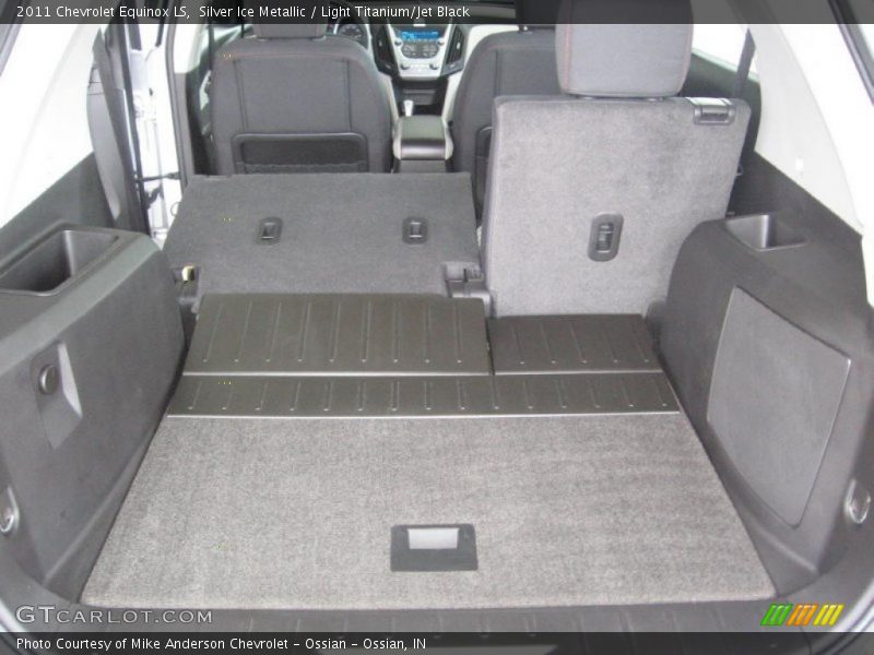 Silver Ice Metallic / Light Titanium/Jet Black 2011 Chevrolet Equinox LS