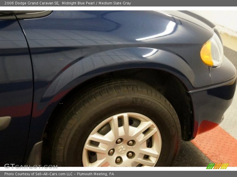 Midnight Blue Pearl / Medium Slate Gray 2006 Dodge Grand Caravan SE