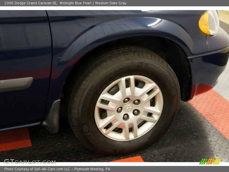 Midnight Blue Pearl / Medium Slate Gray 2006 Dodge Grand Caravan SE