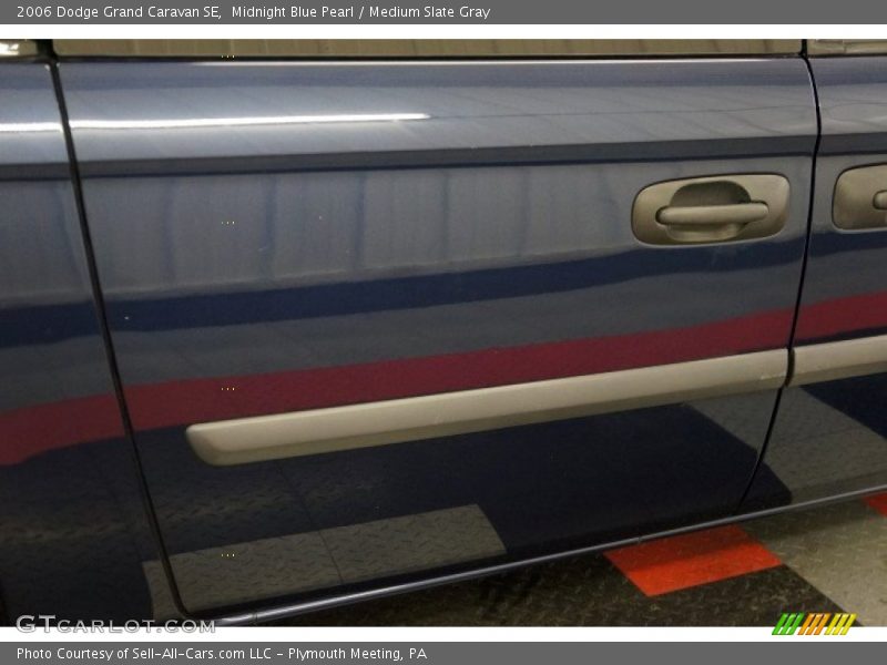 Midnight Blue Pearl / Medium Slate Gray 2006 Dodge Grand Caravan SE