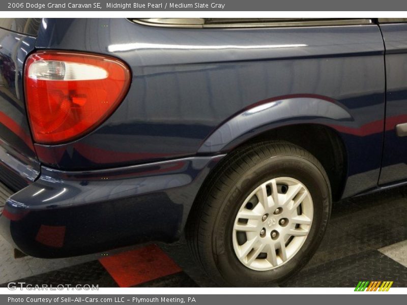 Midnight Blue Pearl / Medium Slate Gray 2006 Dodge Grand Caravan SE