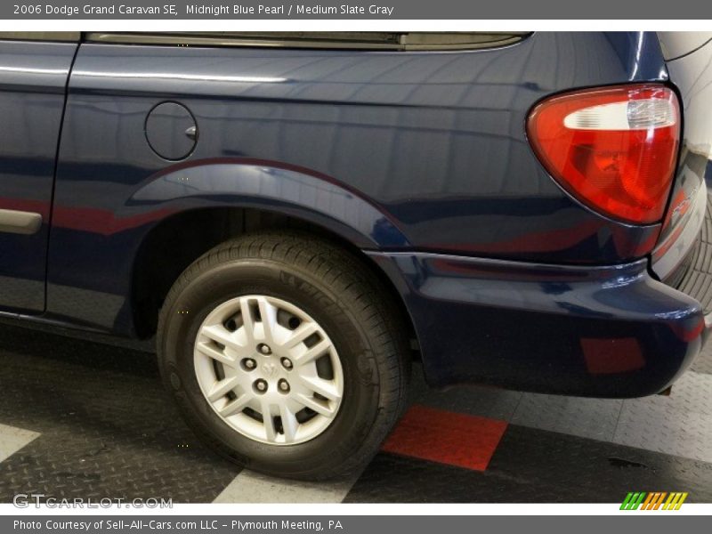 Midnight Blue Pearl / Medium Slate Gray 2006 Dodge Grand Caravan SE