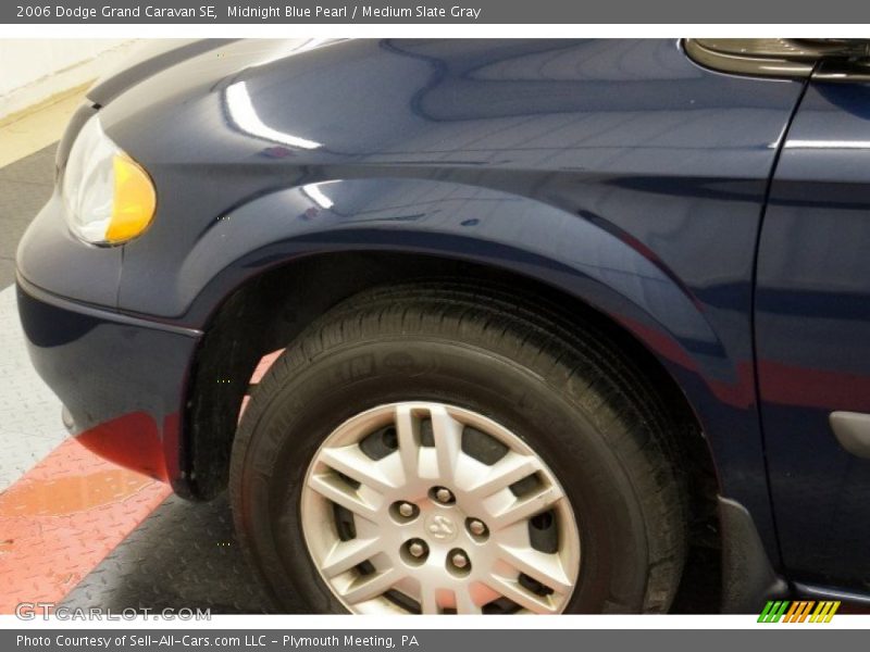 Midnight Blue Pearl / Medium Slate Gray 2006 Dodge Grand Caravan SE