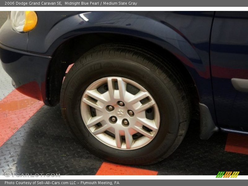 Midnight Blue Pearl / Medium Slate Gray 2006 Dodge Grand Caravan SE