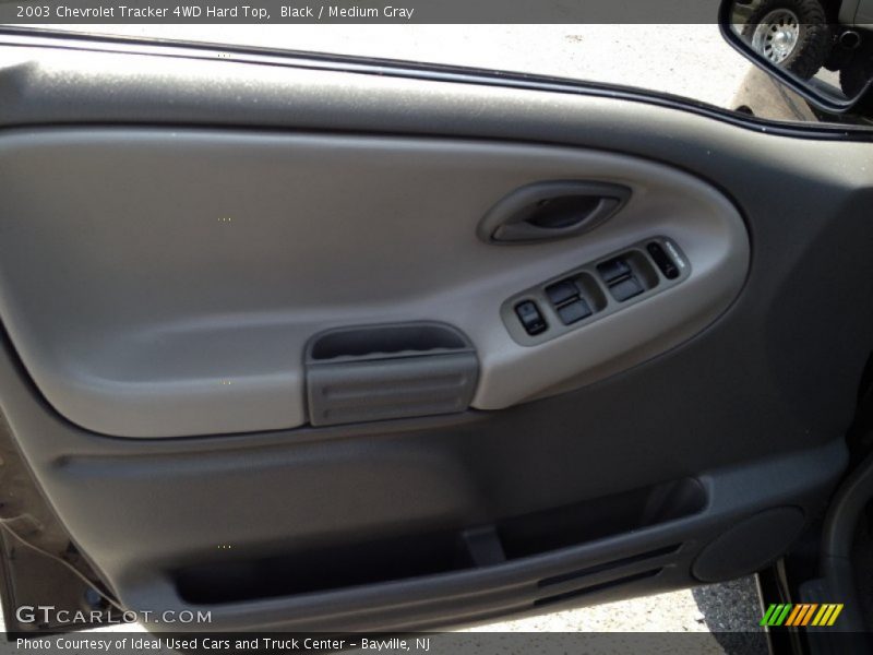Black / Medium Gray 2003 Chevrolet Tracker 4WD Hard Top
