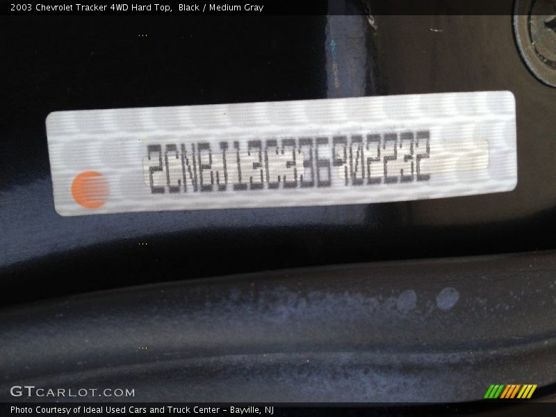 Black / Medium Gray 2003 Chevrolet Tracker 4WD Hard Top