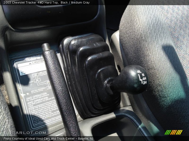 Black / Medium Gray 2003 Chevrolet Tracker 4WD Hard Top