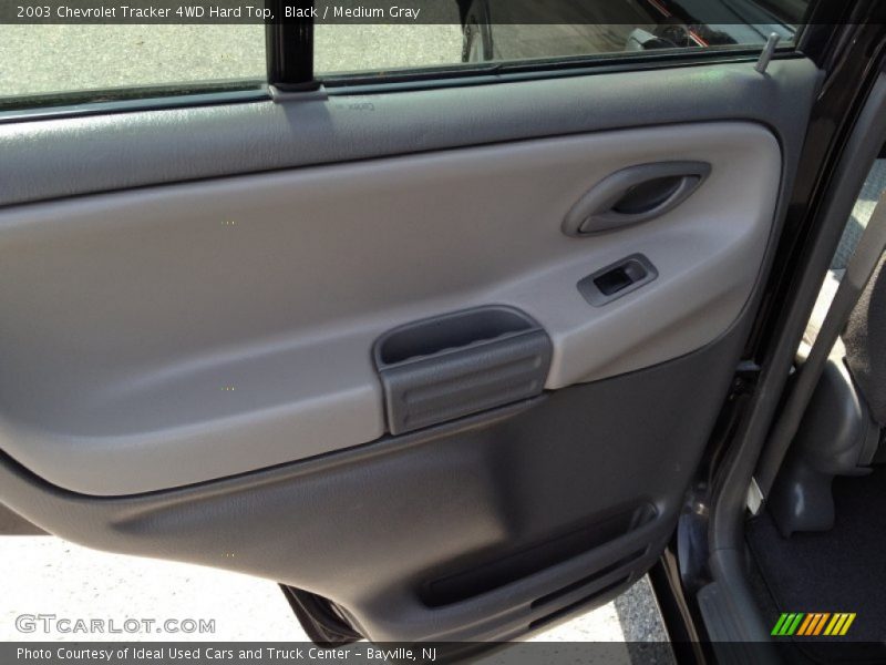 Black / Medium Gray 2003 Chevrolet Tracker 4WD Hard Top