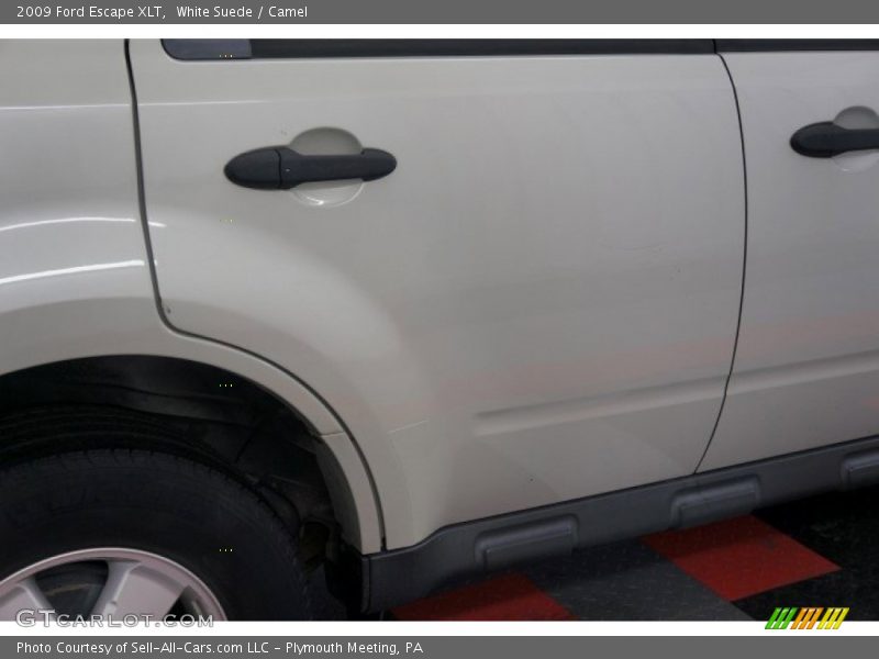 White Suede / Camel 2009 Ford Escape XLT