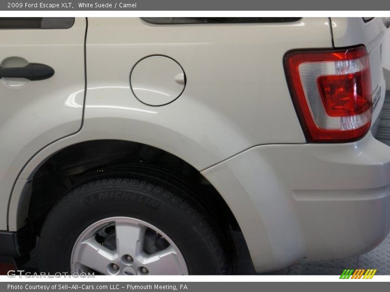 White Suede / Camel 2009 Ford Escape XLT