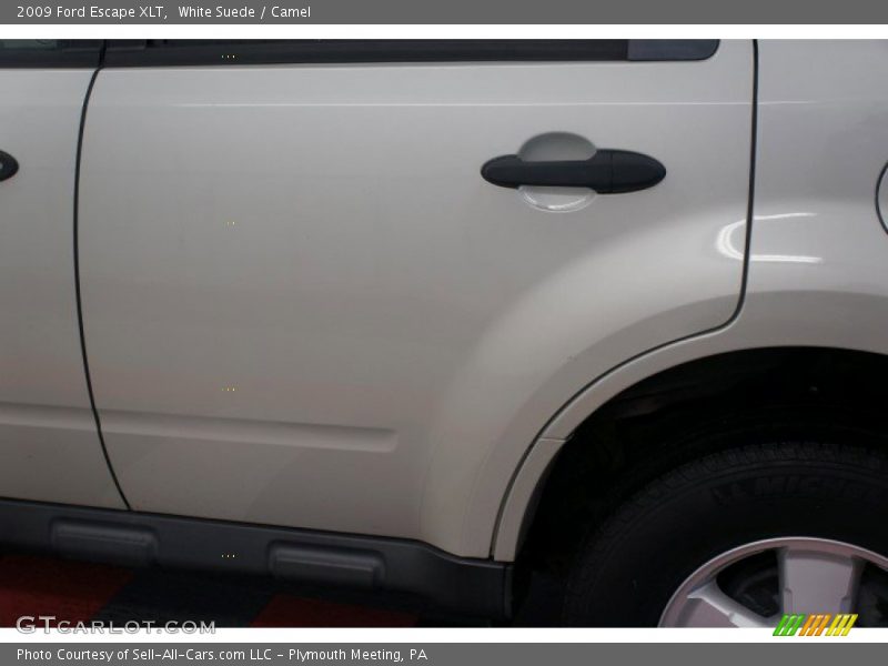 White Suede / Camel 2009 Ford Escape XLT