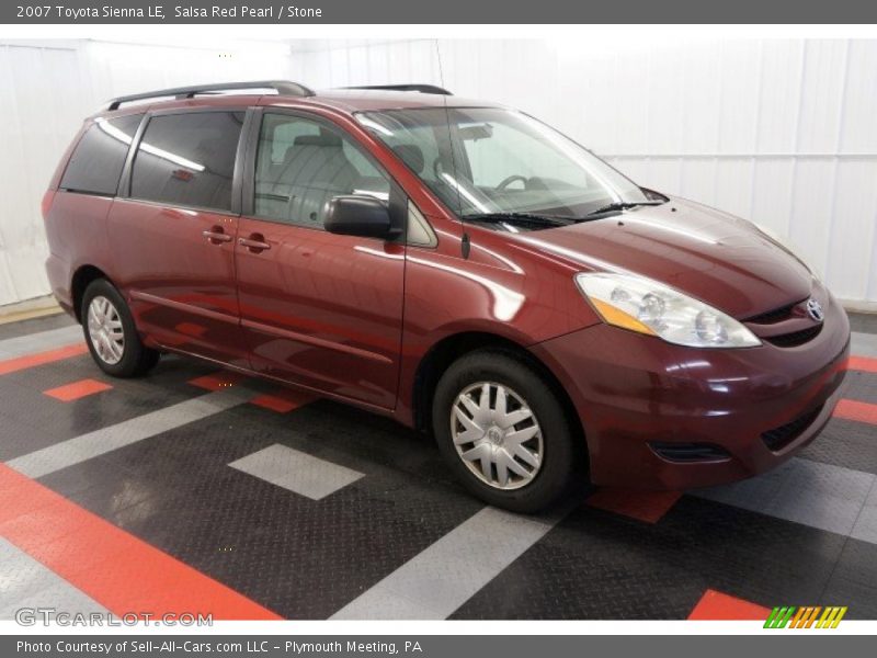 Front 3/4 View of 2007 Sienna LE