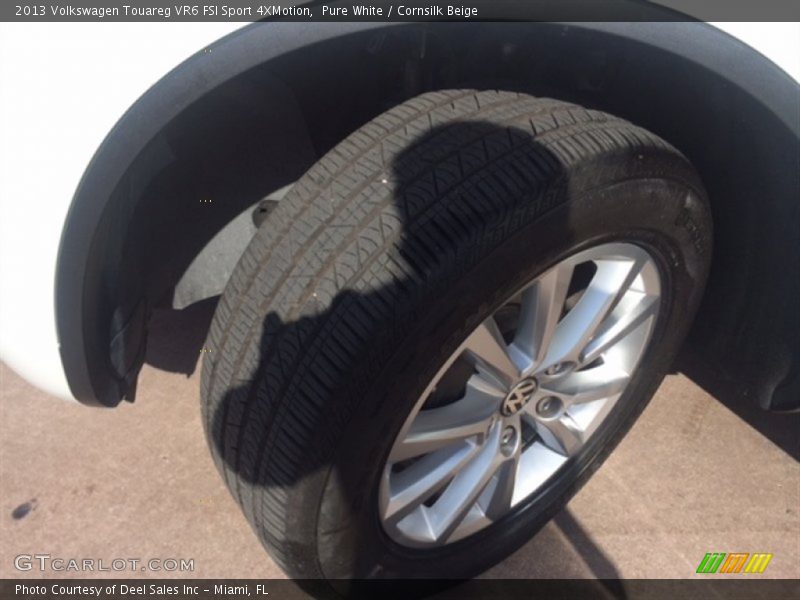 Pure White / Cornsilk Beige 2013 Volkswagen Touareg VR6 FSI Sport 4XMotion