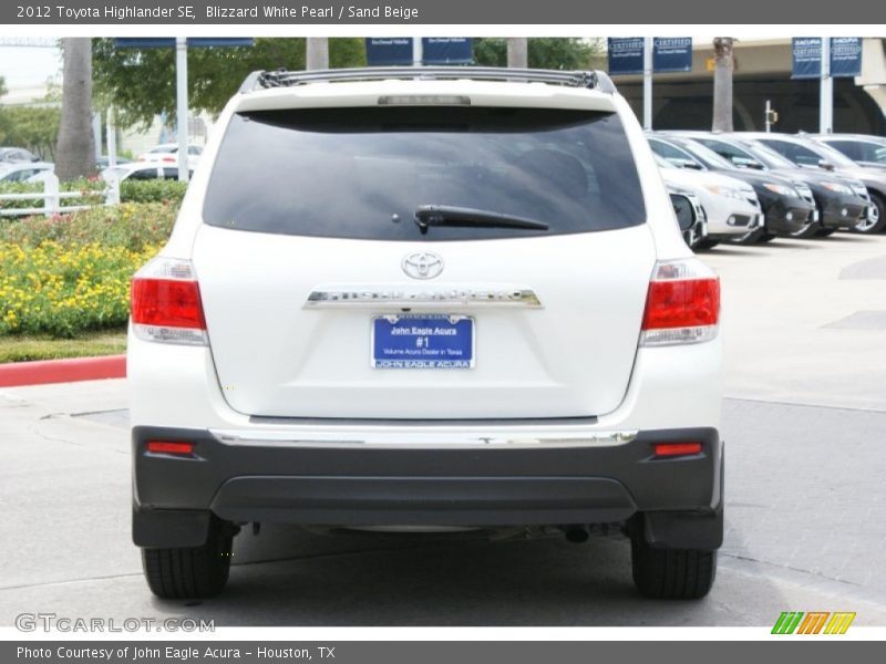 Blizzard White Pearl / Sand Beige 2012 Toyota Highlander SE