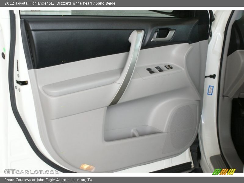 Blizzard White Pearl / Sand Beige 2012 Toyota Highlander SE