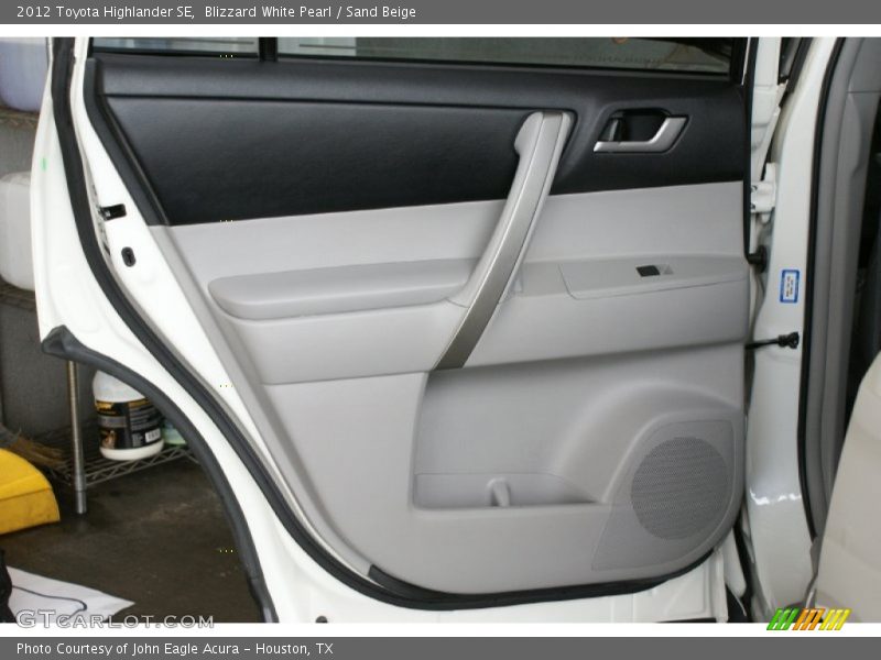 Blizzard White Pearl / Sand Beige 2012 Toyota Highlander SE