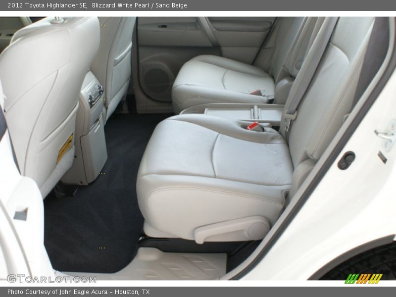 Blizzard White Pearl / Sand Beige 2012 Toyota Highlander SE