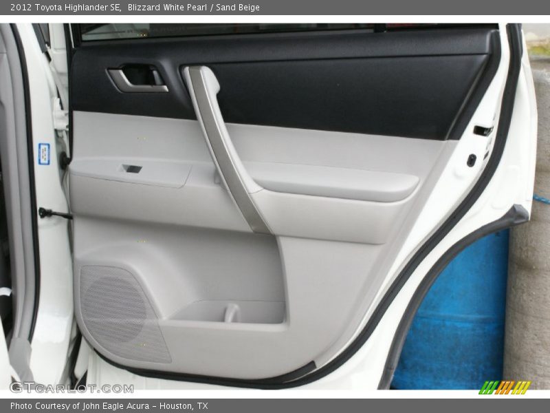 Blizzard White Pearl / Sand Beige 2012 Toyota Highlander SE
