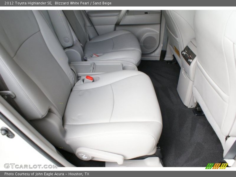 Blizzard White Pearl / Sand Beige 2012 Toyota Highlander SE