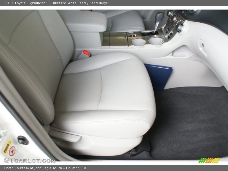 Blizzard White Pearl / Sand Beige 2012 Toyota Highlander SE