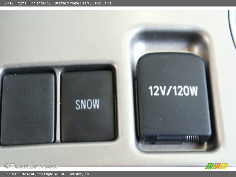 Blizzard White Pearl / Sand Beige 2012 Toyota Highlander SE