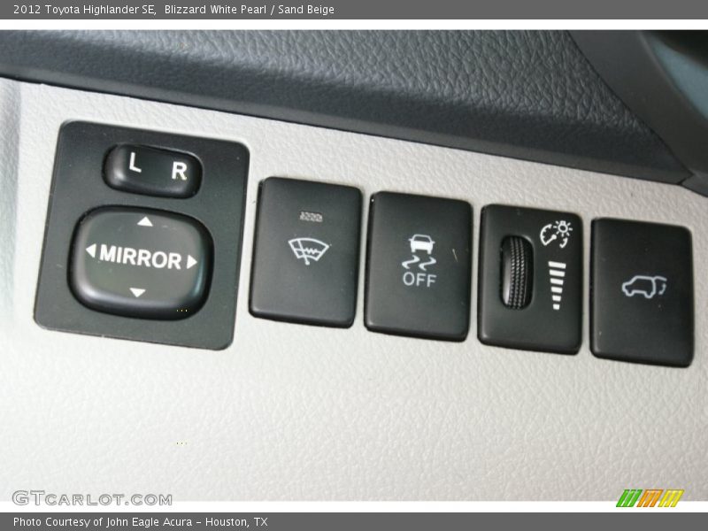 Blizzard White Pearl / Sand Beige 2012 Toyota Highlander SE