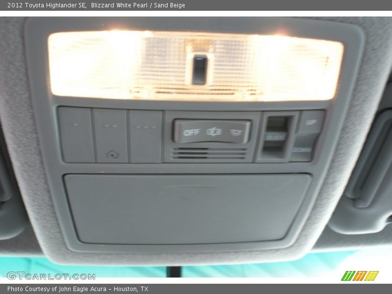 Blizzard White Pearl / Sand Beige 2012 Toyota Highlander SE