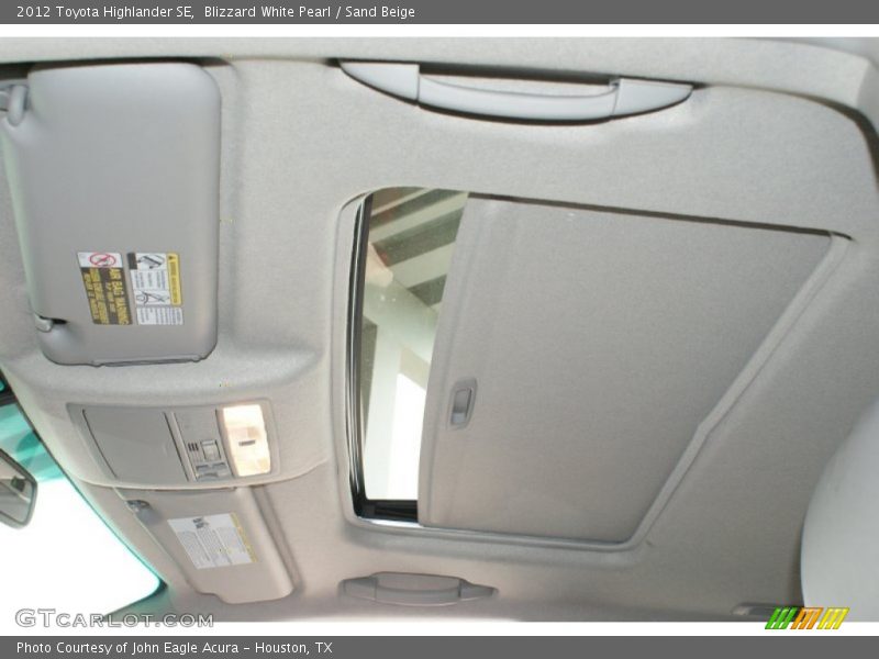 Blizzard White Pearl / Sand Beige 2012 Toyota Highlander SE