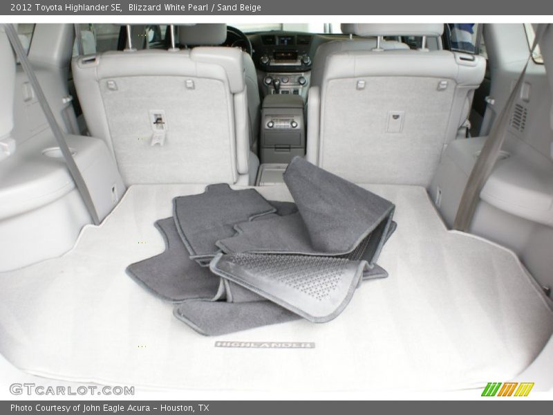 Blizzard White Pearl / Sand Beige 2012 Toyota Highlander SE