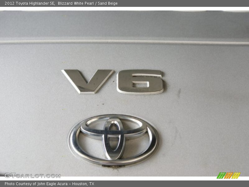 Blizzard White Pearl / Sand Beige 2012 Toyota Highlander SE