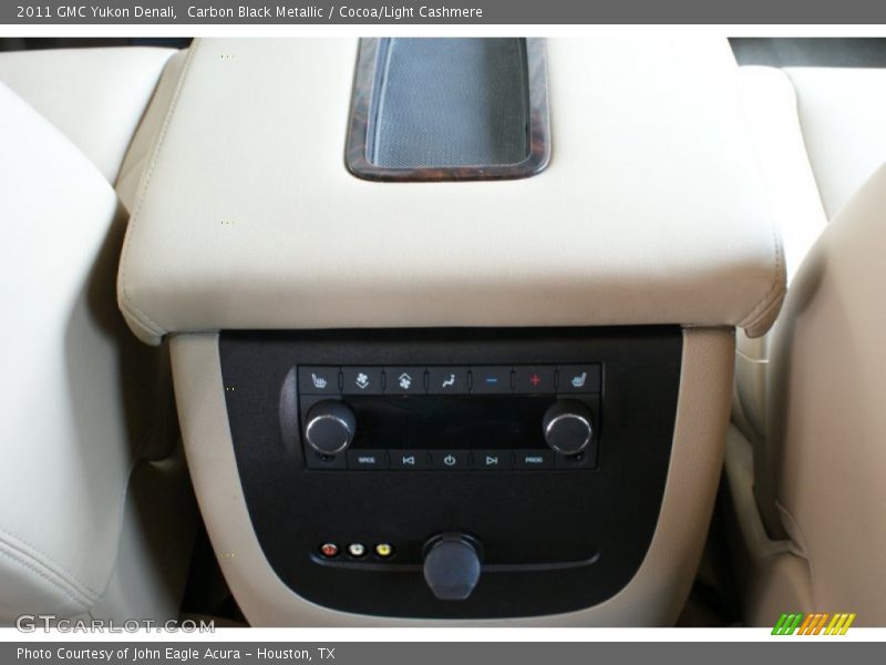 Carbon Black Metallic / Cocoa/Light Cashmere 2011 GMC Yukon Denali