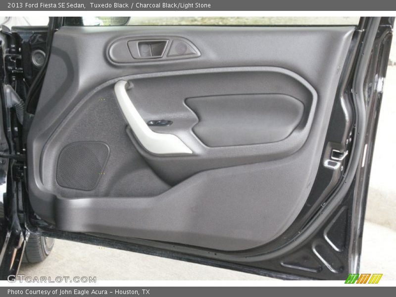 Tuxedo Black / Charcoal Black/Light Stone 2013 Ford Fiesta SE Sedan