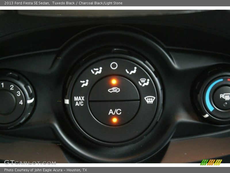 Tuxedo Black / Charcoal Black/Light Stone 2013 Ford Fiesta SE Sedan