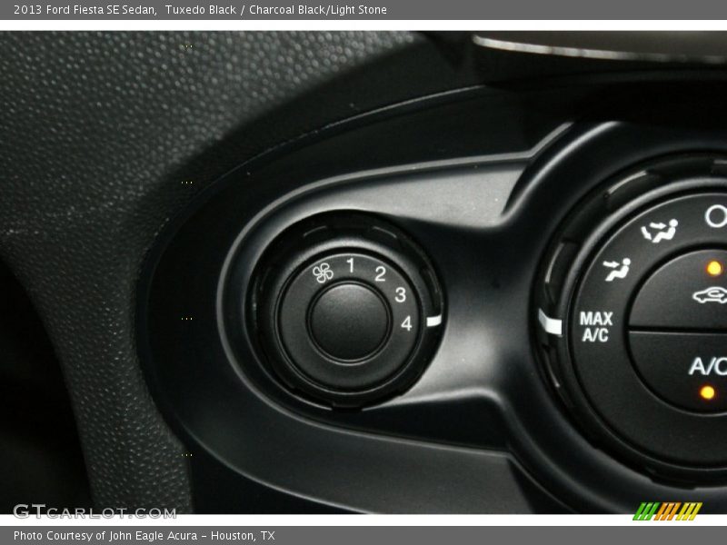 Tuxedo Black / Charcoal Black/Light Stone 2013 Ford Fiesta SE Sedan