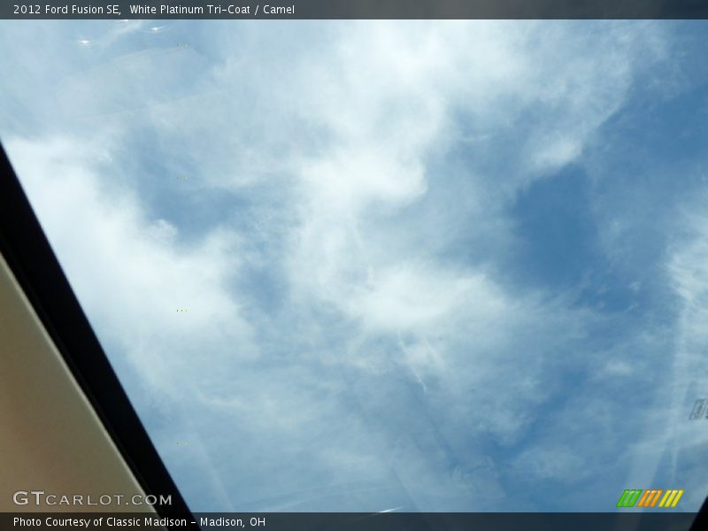 White Platinum Tri-Coat / Camel 2012 Ford Fusion SE