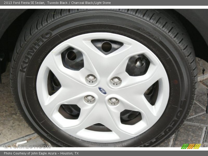 Tuxedo Black / Charcoal Black/Light Stone 2013 Ford Fiesta SE Sedan