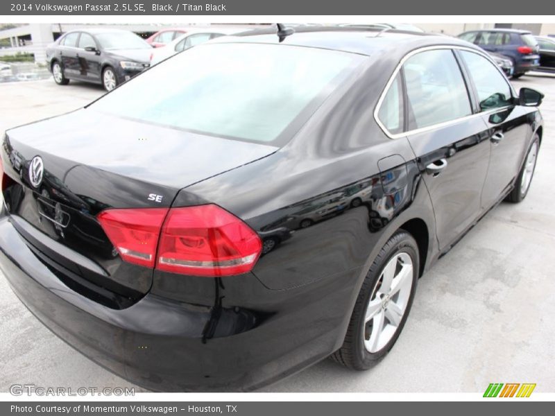Black / Titan Black 2014 Volkswagen Passat 2.5L SE