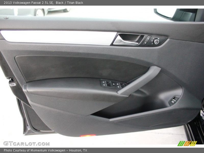 Black / Titan Black 2013 Volkswagen Passat 2.5L SE