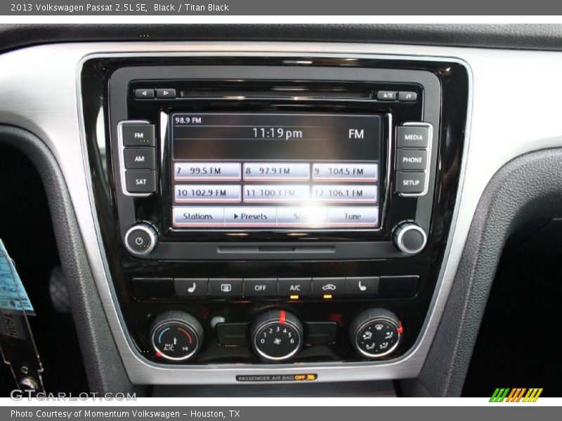 Black / Titan Black 2013 Volkswagen Passat 2.5L SE