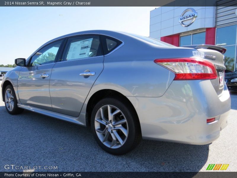Magnetic Gray / Charcoal 2014 Nissan Sentra SR