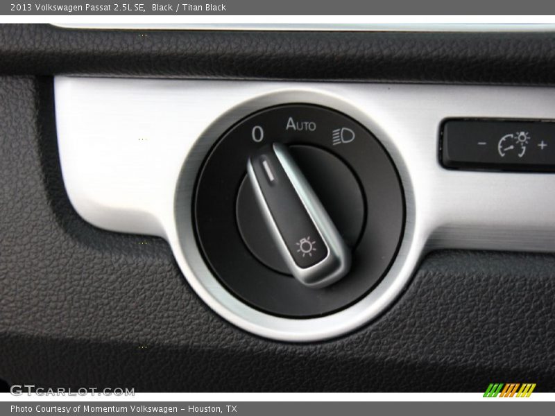 Black / Titan Black 2013 Volkswagen Passat 2.5L SE