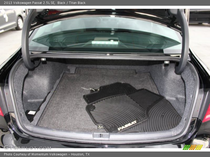 Black / Titan Black 2013 Volkswagen Passat 2.5L SE