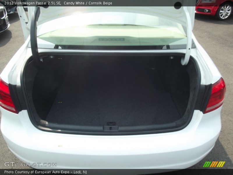 Candy White / Cornsilk Beige 2012 Volkswagen Passat 2.5L SE