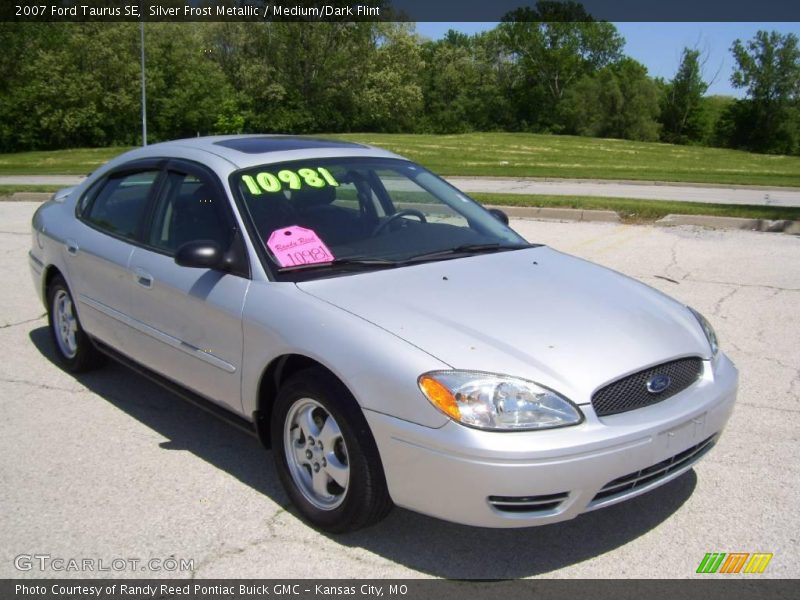 Silver Frost Metallic / Medium/Dark Flint 2007 Ford Taurus SE