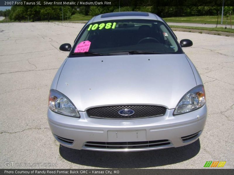 Silver Frost Metallic / Medium/Dark Flint 2007 Ford Taurus SE