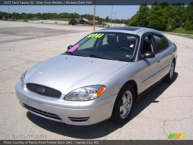 Silver Frost Metallic / Medium/Dark Flint 2007 Ford Taurus SE