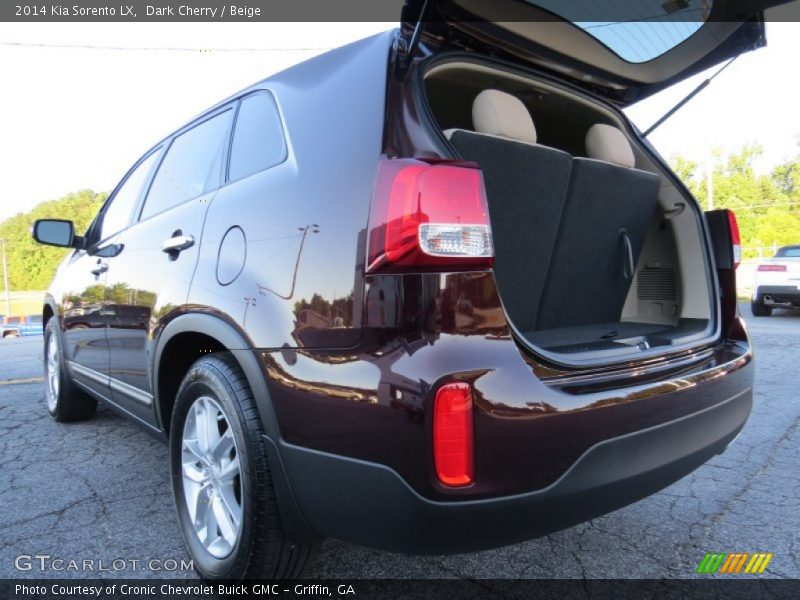 Dark Cherry / Beige 2014 Kia Sorento LX
