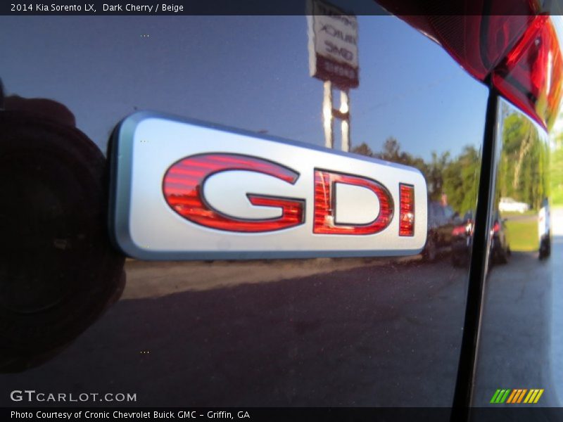 Dark Cherry / Beige 2014 Kia Sorento LX