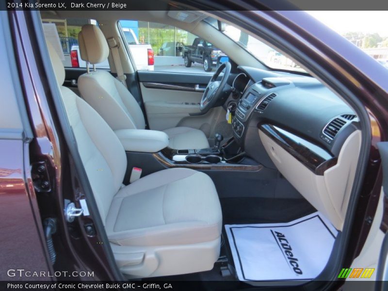 Dark Cherry / Beige 2014 Kia Sorento LX